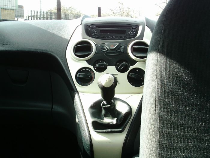 Ford Ka 1.2 Studio 3dr [Start Stop] Hatchback Petrol White