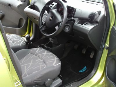 Chevrolet Spark 1.0i LS 5dr Hatchback Petrol Metallic Green