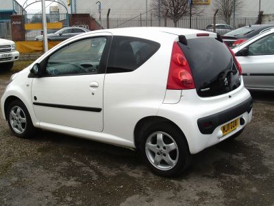 Peugeot 107 1.0 Envy 3dr Hatchback Petrol White