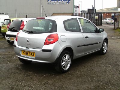 Renault Clio 1.2 16V Extreme 3dr Hatchback Petrol Silver