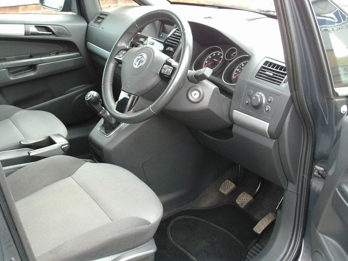 Vauxhall Zafira 1.6i [115] Exclusiv 5dr MPV Petrol Metallic Grey