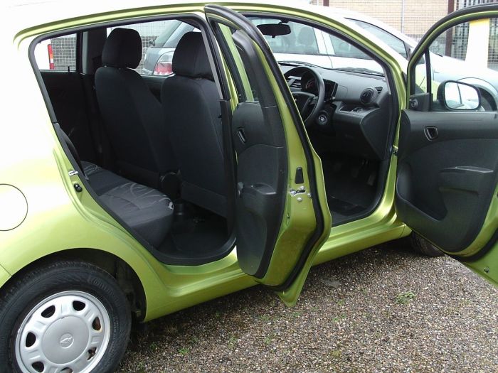 Chevrolet Spark 1.0i LS 5dr Hatchback Petrol Metallic Green