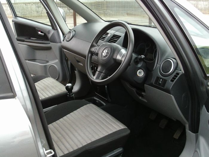 Suzuki SX4 1.6 SZ3 5dr Hatchback Petrol Metallic Grey