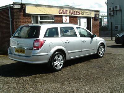 Vauxhall Astra 1.3 CDTi 16V Club [90] 5dr Estate Diesel Metallic SilverVauxhall Astra 1.3 CDTi 16V Club [90] 5dr Estate Diesel Metallic Silver at SDL Autos Hull